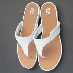 Fittflops Gracie Leather Thong White Sandals Dynamic Crush Technology SZ 11